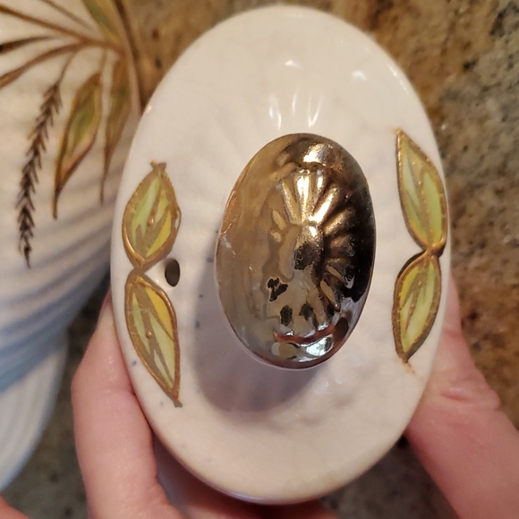 Vintage Queen Anne Arthur Wood floral and gold teapot - Picture 8 of 17